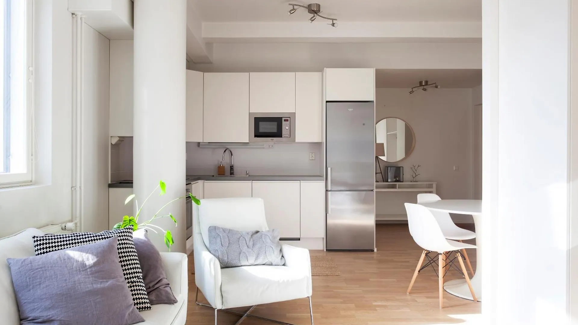 2Ndhomes Stylish Studio With Balcony Helsinki